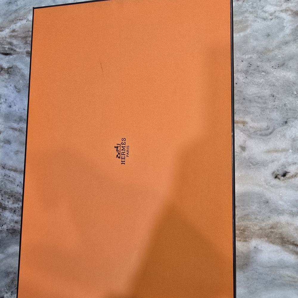 Hermès Signature Orange Box